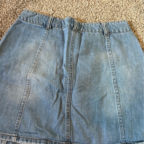 Celebrity pink denim light wash button up skirt - Picture 4 of 4